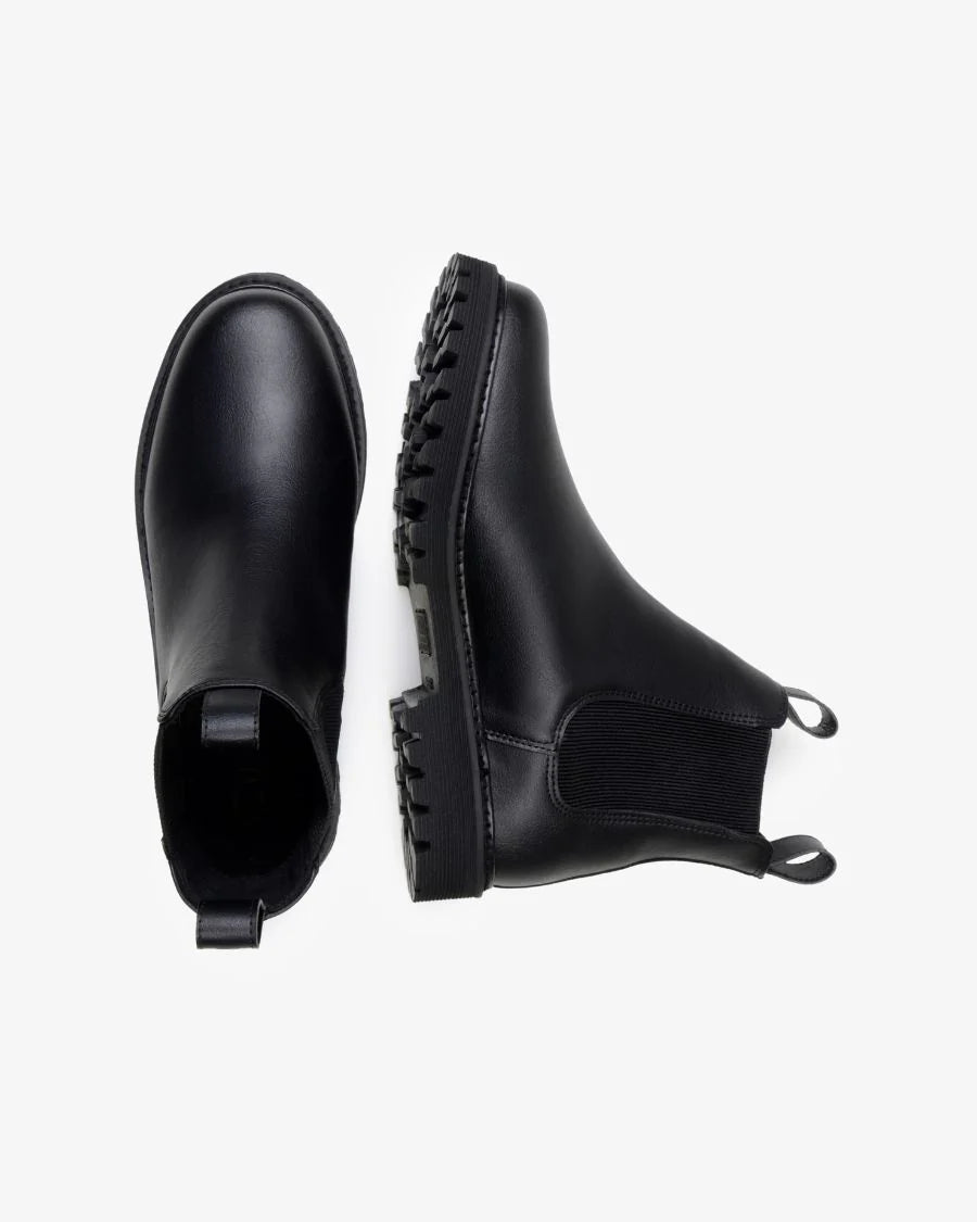 THE SIGNATURE CHELSEA BOOT
