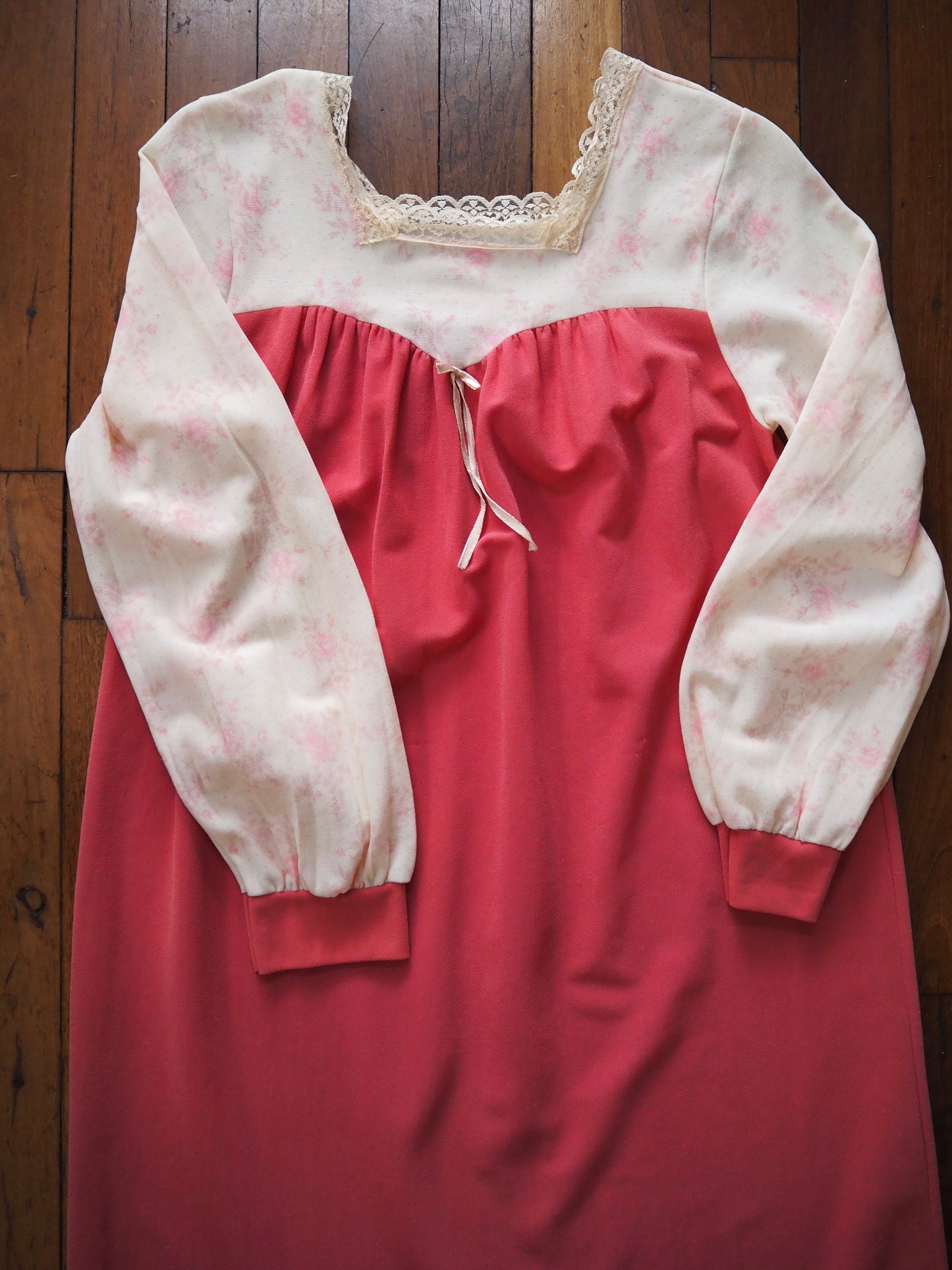 FLORAL NIGHTGOWN